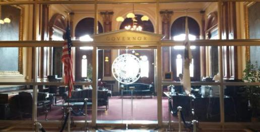 Illinois Senate Approves Transgender Birth Certificates — Contact Gov. Rauner!